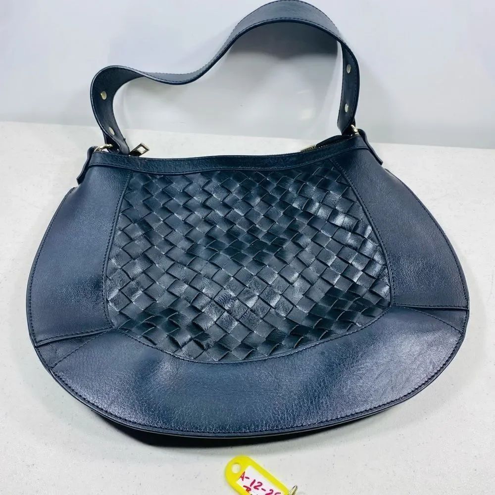 Paola
Anna Paola made in Italy hand bag leather